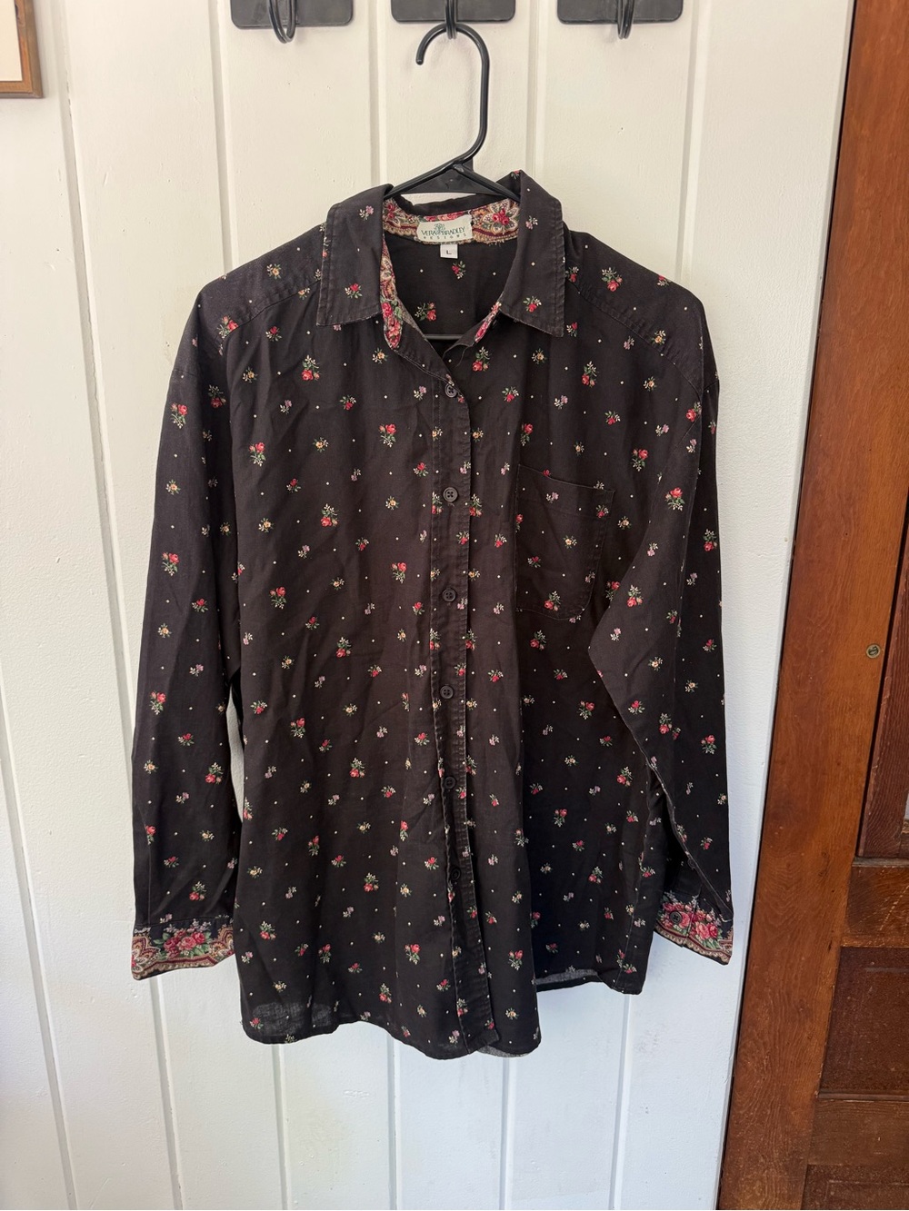 Vintage Vera Bradley Black Floral Long-Sleeve Button-Up Shirt size Large